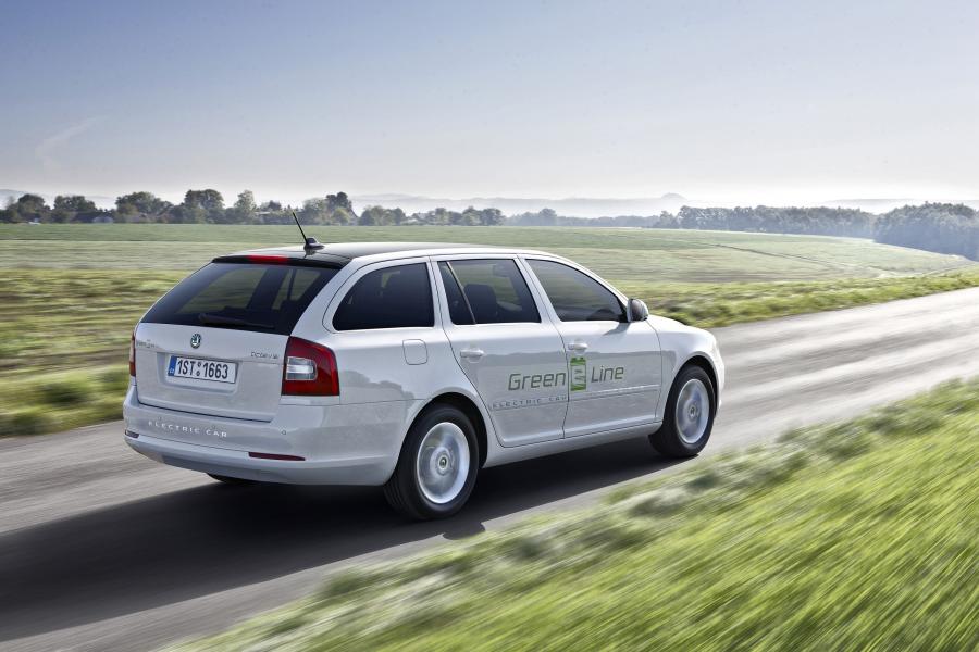  Skoda Octavia Green E-Line 2012 года  (фото 9 из 13)
